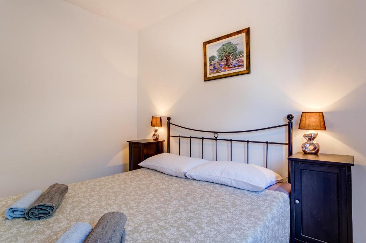 Apartment Rosmarino Mali Lošinj Esterno foto