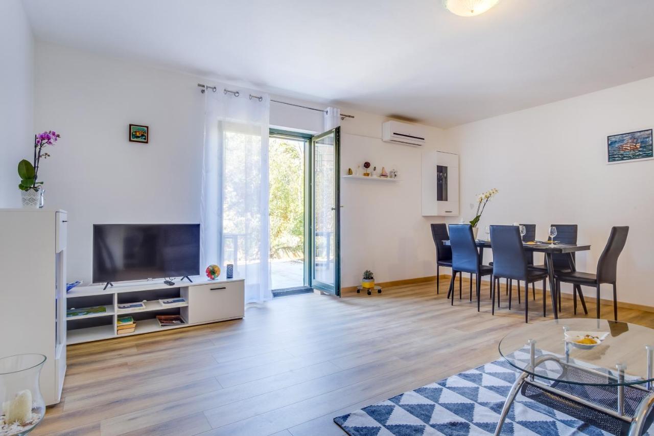 Apartment Rosmarino Mali Lošinj Esterno foto